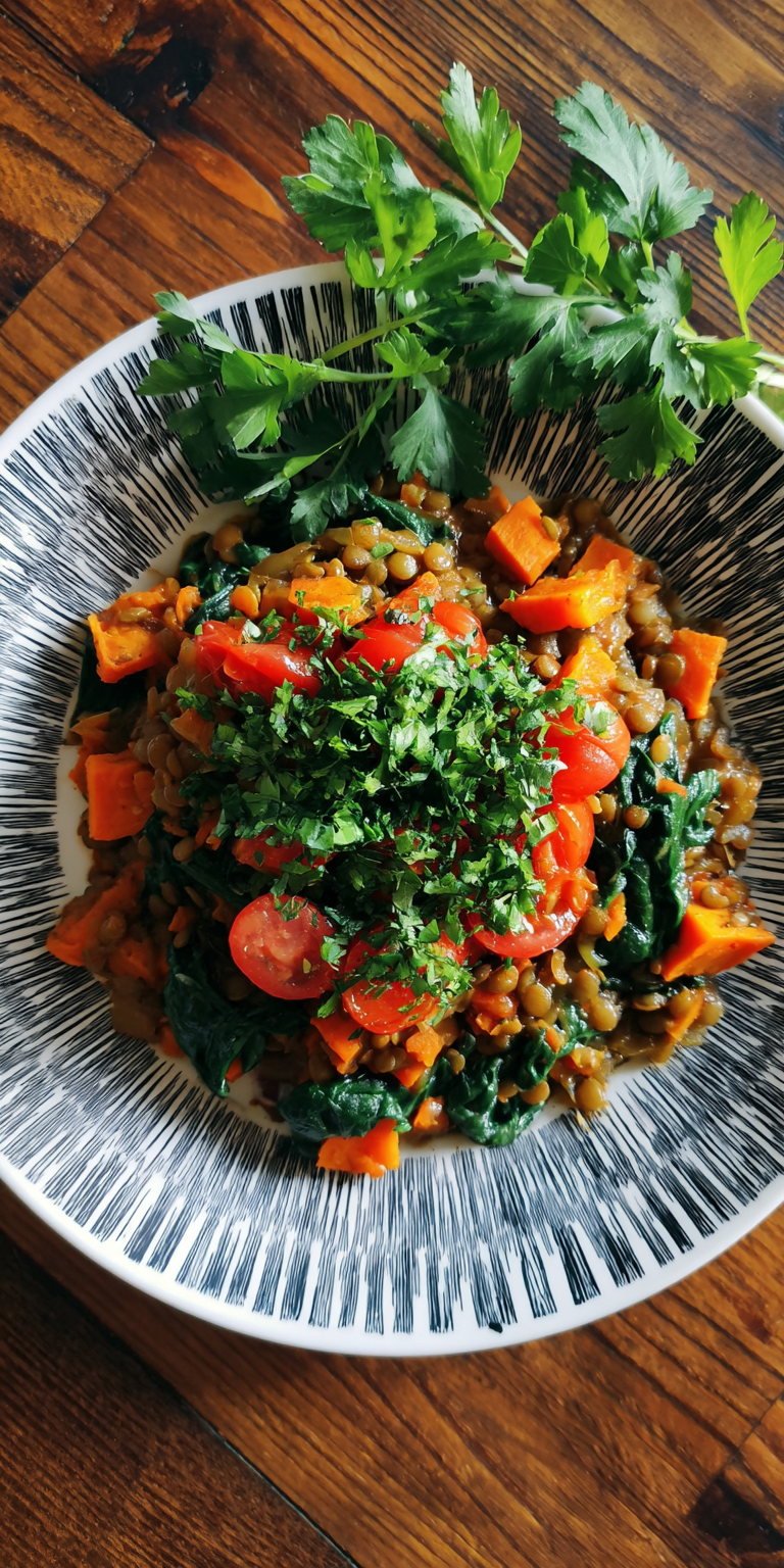 Linseneintopf mit Süßkartoffeln & Spinat | Vegan & Gesund 2026
